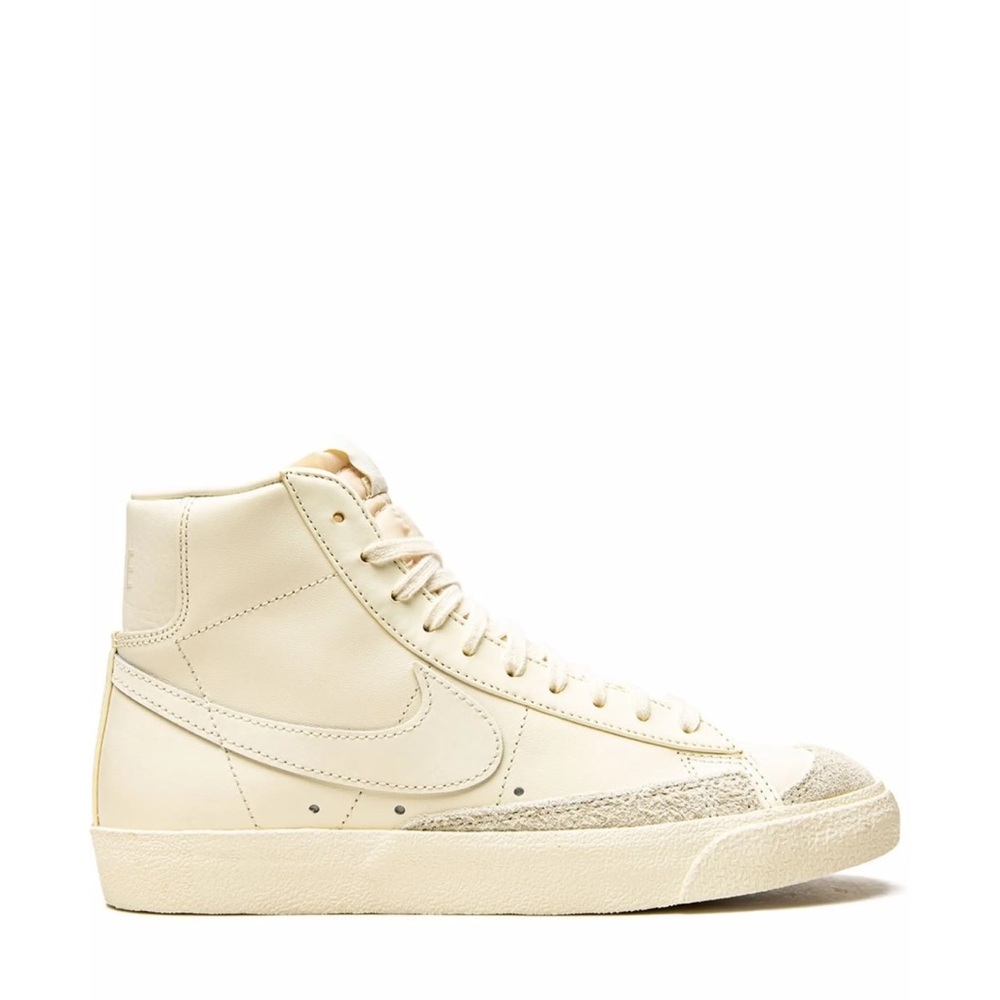 Worn Twice | Nike Blazer Mid 77 in Coconut Milk, Women’s US7